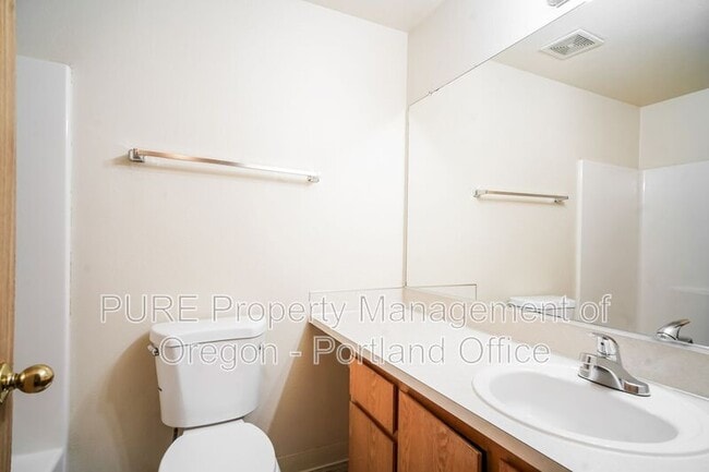 Building Photo - 2619 SE 125th Ave