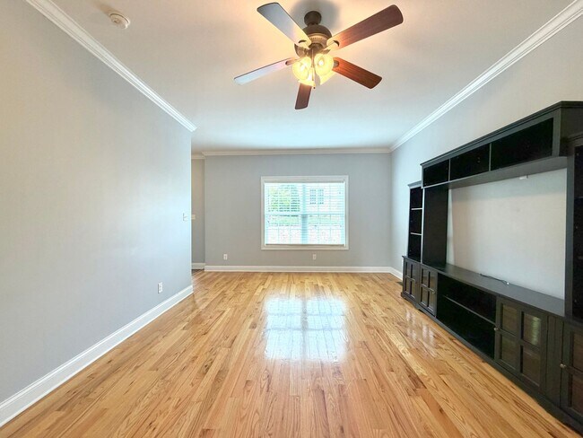 Building Photo - 90 Promontory Ln