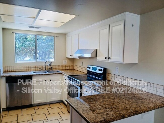 Building Photo - 5485 Soquel Dr