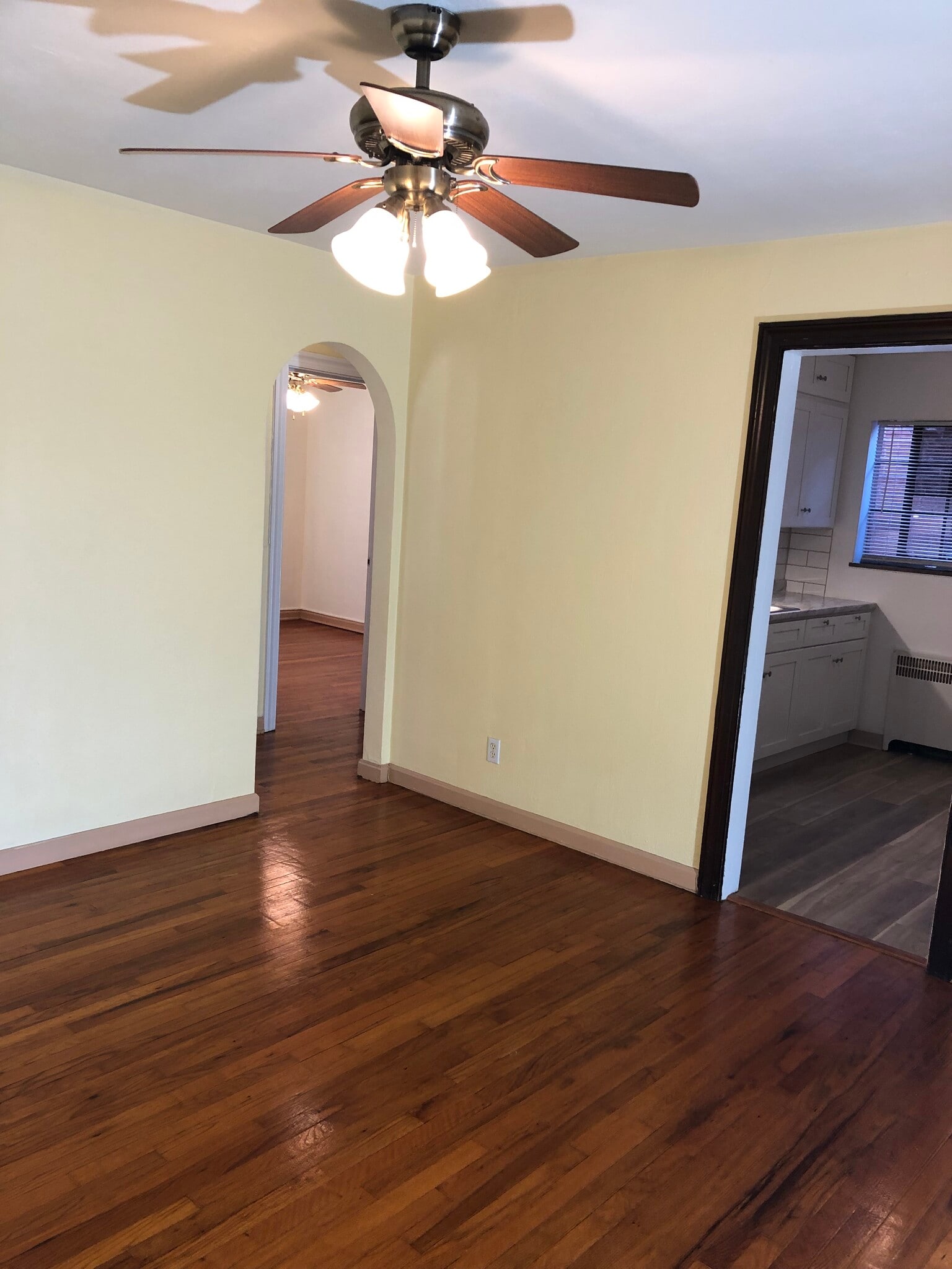 Building Photo - 735 Lincolnway E