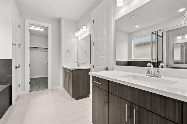 Building Photo - 144 Alicante Ln