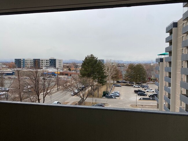 Building Photo - Amazing Condo with Beautiful Mountain and ...
