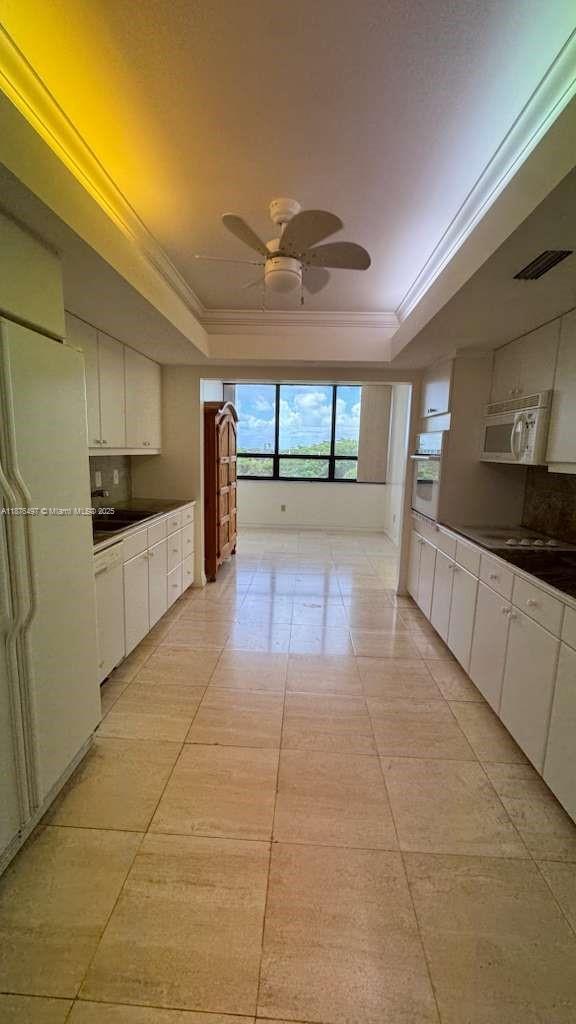 Building Photo - 11113 Biscayne Blvd