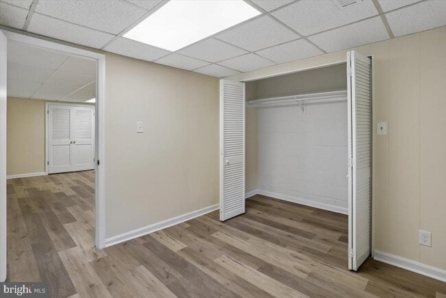 Building Photo - 901 Kenbrook Dr