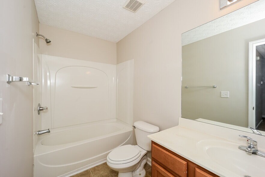 Building Photo - 2344 Bigwood Trl