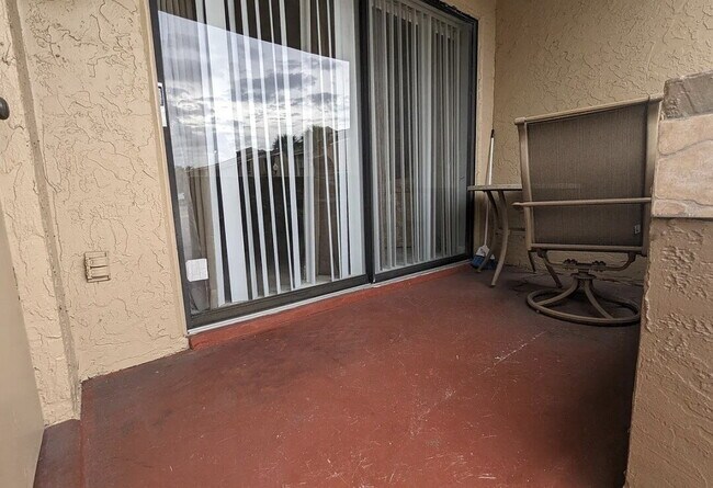 Building Photo - Centrally located, yet secluded 2 bedroom condo in the heart of Orlando for Rent