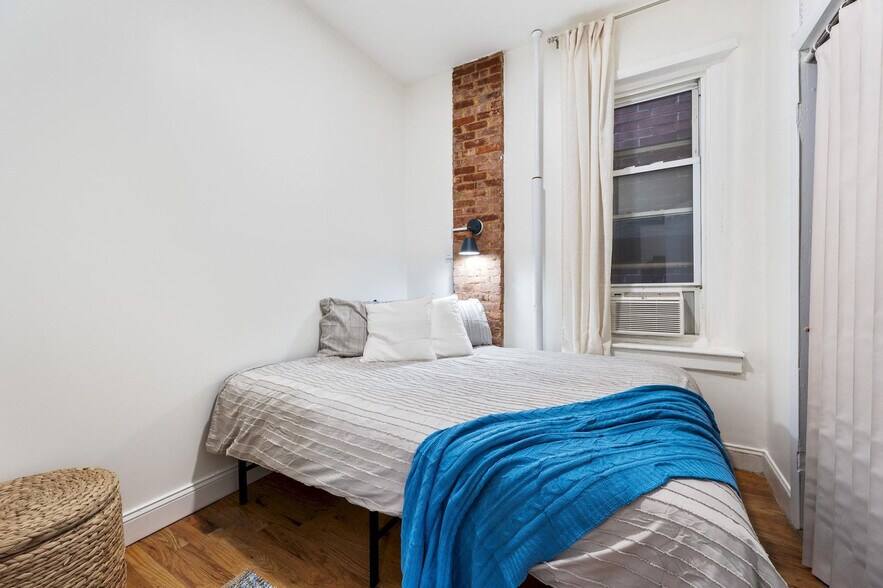 Building Photo - 7 E 91st St