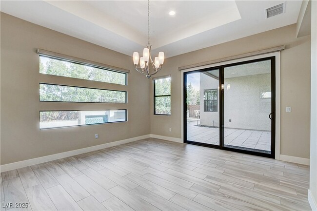 Building Photo - 64 Grey Feather Dr