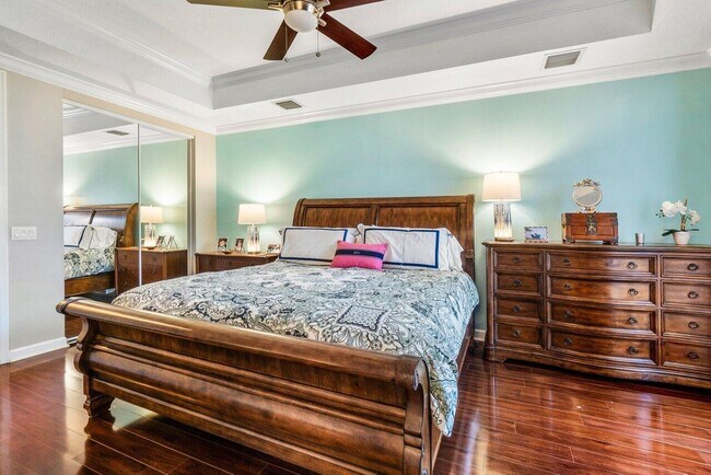 Building Photo - 11756 Valencia Gardens Ave