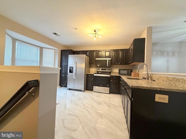 Building Photo - 4805 Cowslip Ct