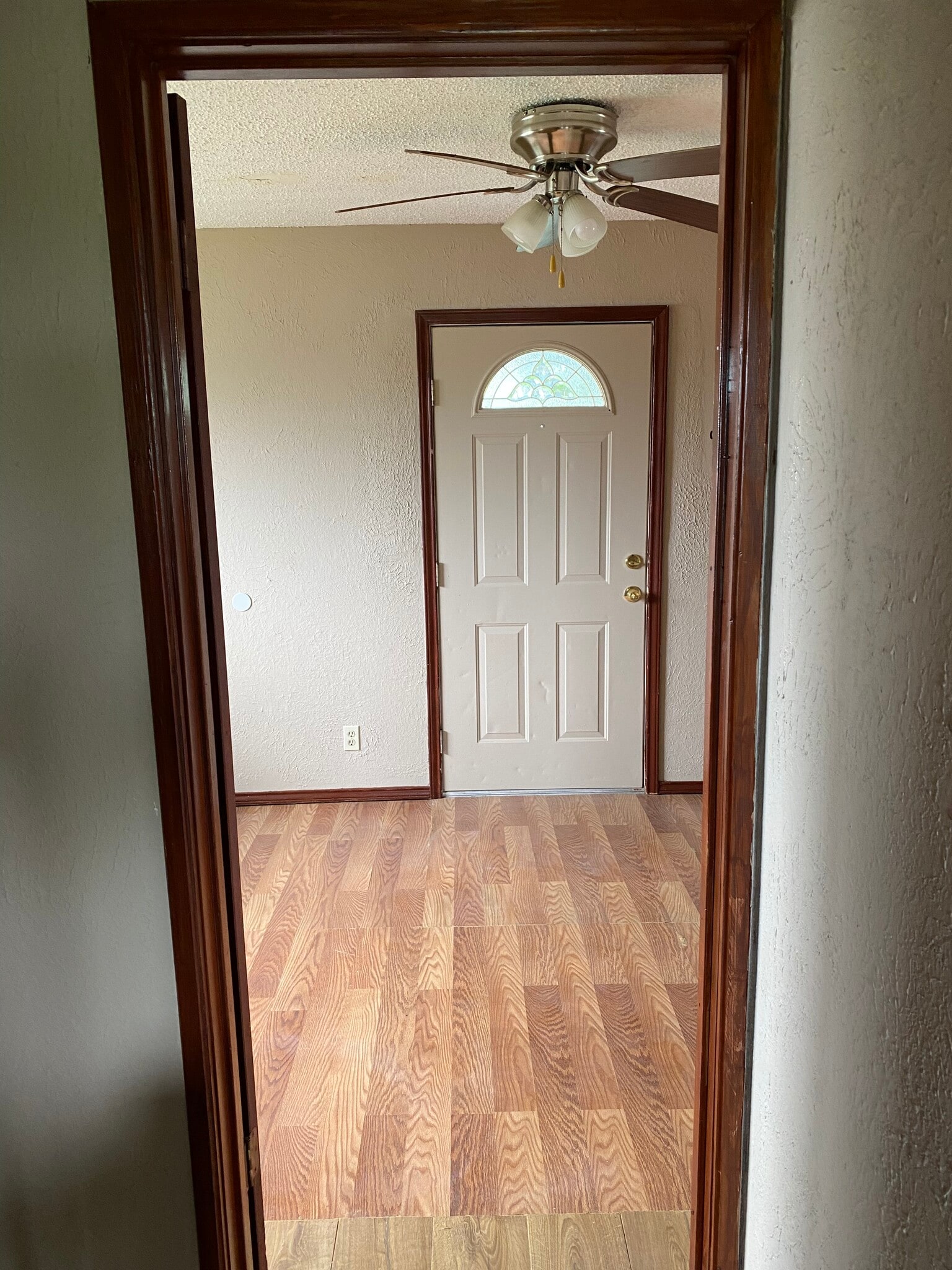 Building Photo - 985 N Iowa Ave