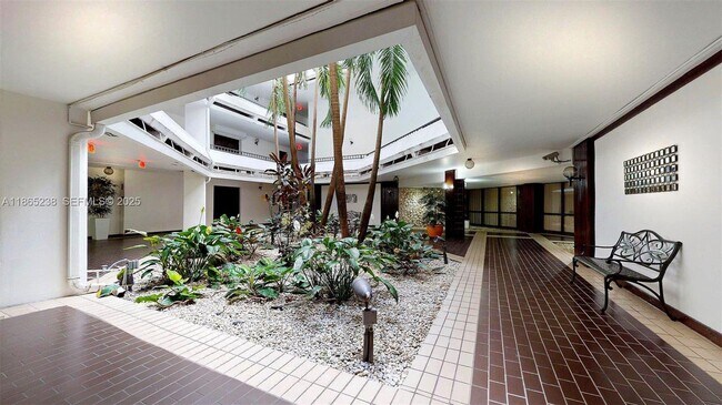 Building Photo - 13953 Kendale Lakes Cir