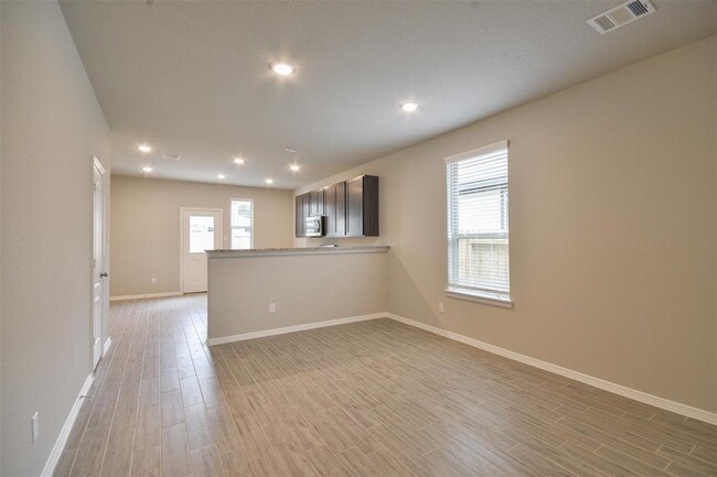 Building Photo - 826 Wembley Wood Wy