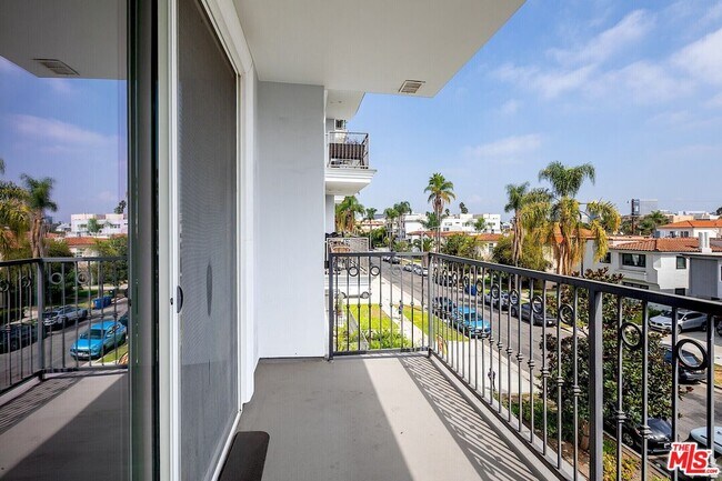 Building Photo - 1249 S Holt Ave