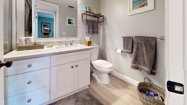 Building Photo - 1856 SW Palm City Rd