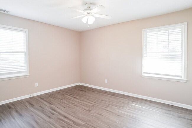 Building Photo - 99 Sleepy Hollow Trail