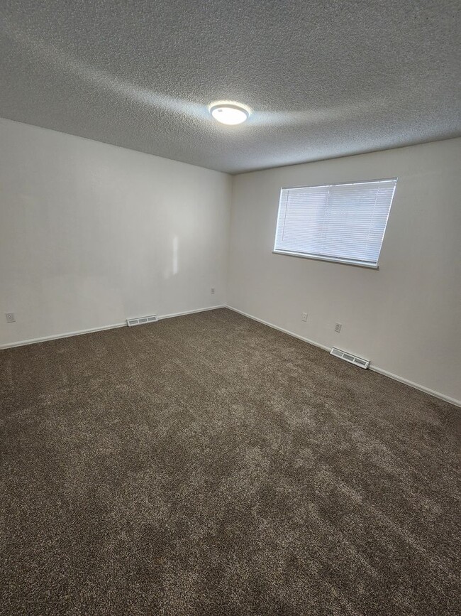Building Photo - 4337/4339 W. Custer Place