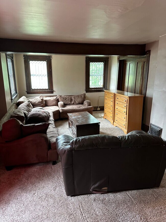 Building Photo - 605 E Buchtel Ave