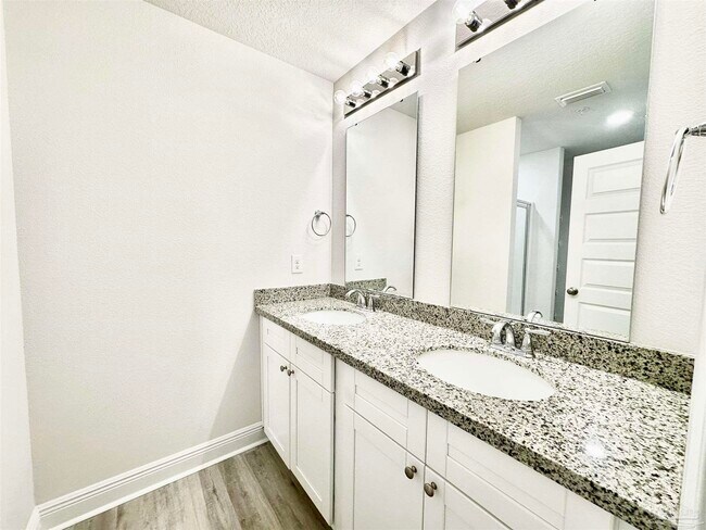 Building Photo - 8630 Meadow Flower Ln