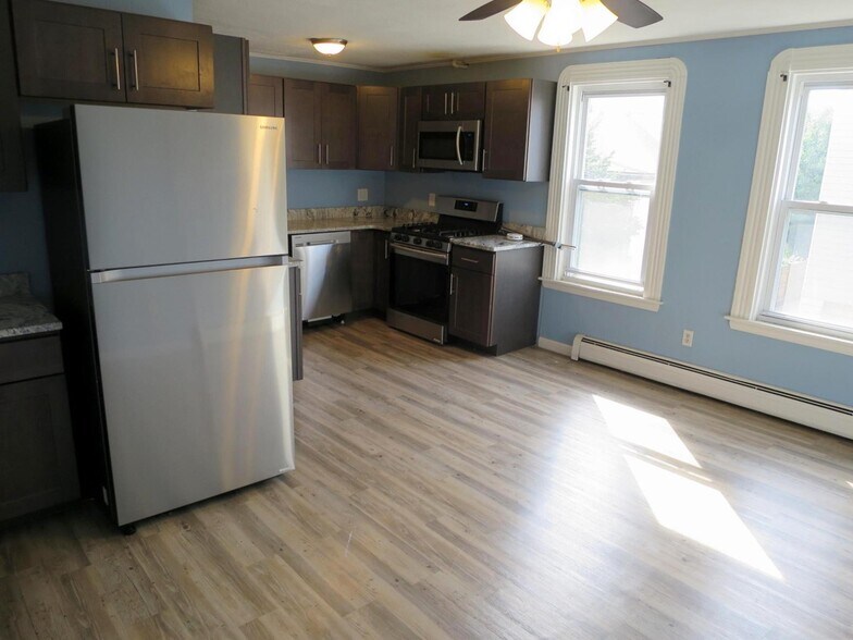 Building Photo - 286 Highland Ave