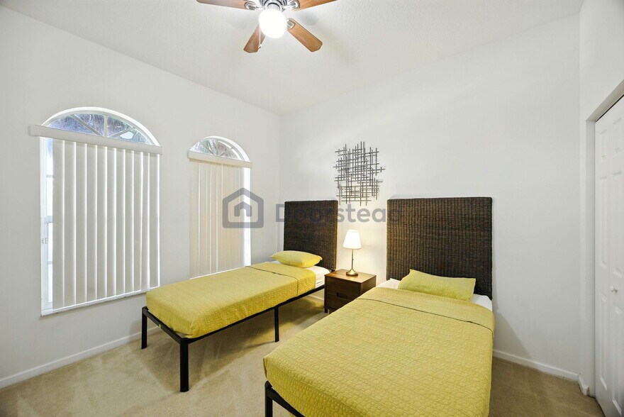 Building Photo - 10555 Paso Fino Dr