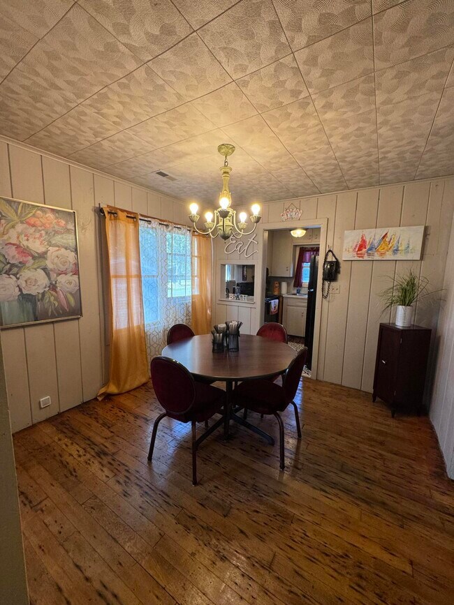 Building Photo - 13512 Venetian Dr