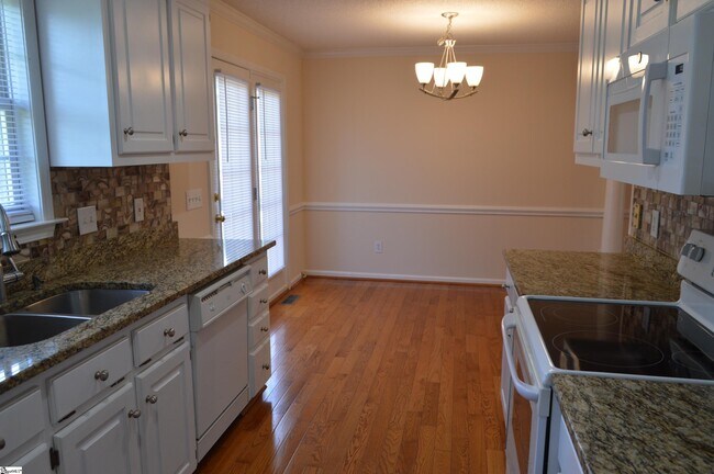 Building Photo - 201 Durham Dr