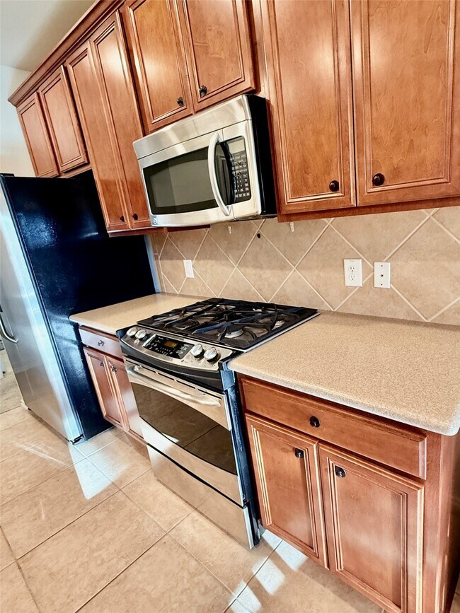 Building Photo - 13600 Breton Ridge St