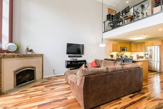 Building Photo - 350 N 2nd St