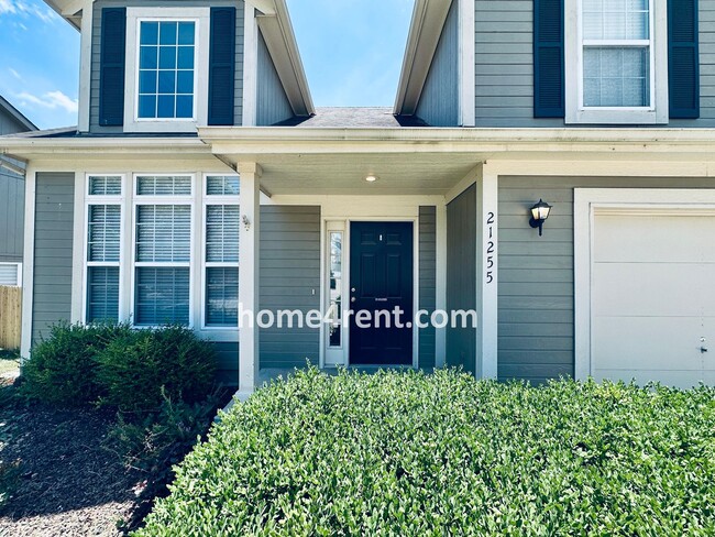 Building Photo - Four Bedroom Olathe Home in a Quiet Neighb...