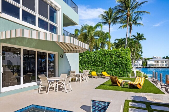 Building Photo - 70 Bay Colony Ln