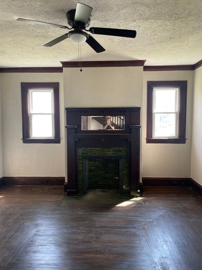 Building Photo - Four Bedroom Home in South Charleston