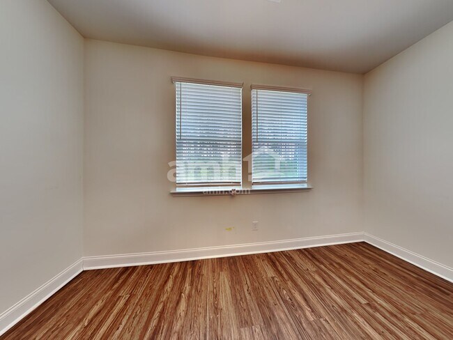 Building Photo - 300 Bering Ln