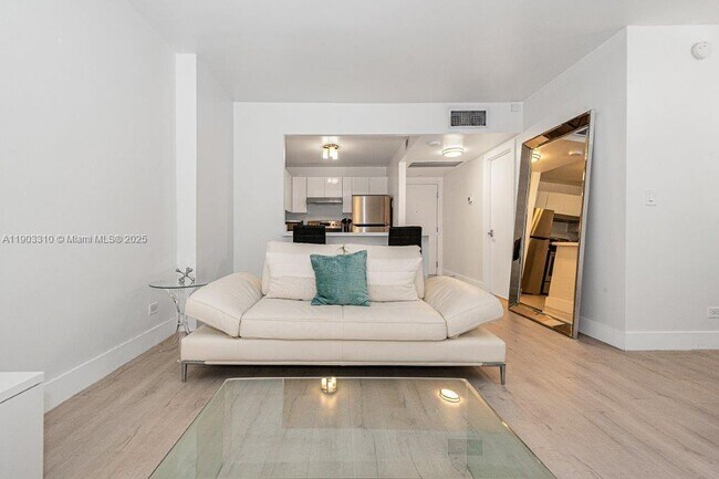 Building Photo - 2301 Collins Ave