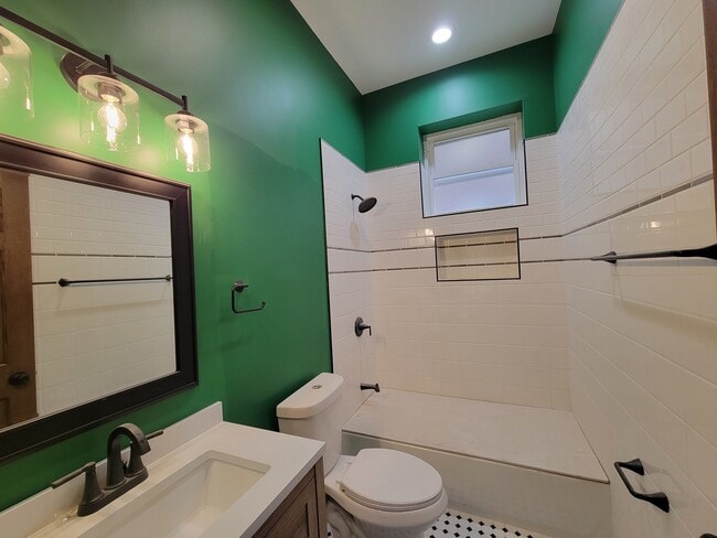 Building Photo - 1644 S Millard Ave