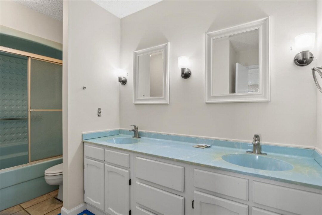 Building Photo - 488 Greenview Dr