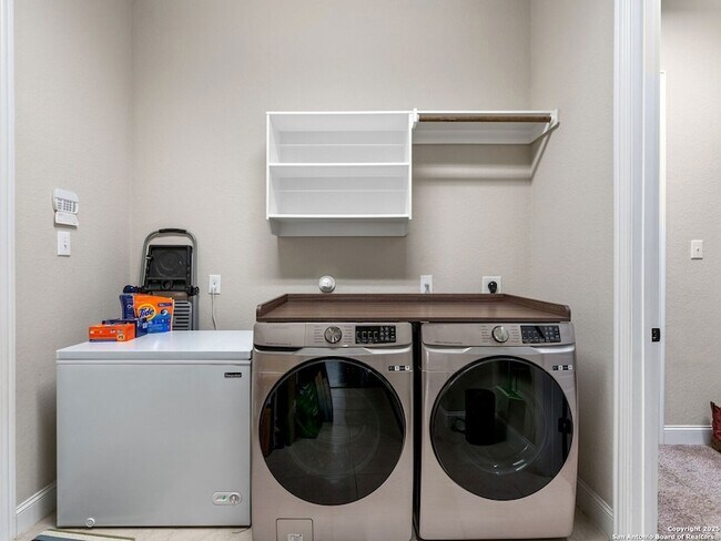 Building Photo - 1714 Kosmas Dr