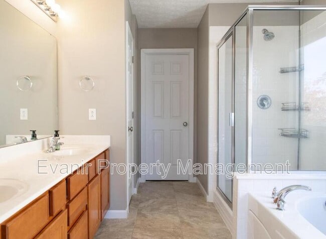 Building Photo - 2257 Murphy Ln E