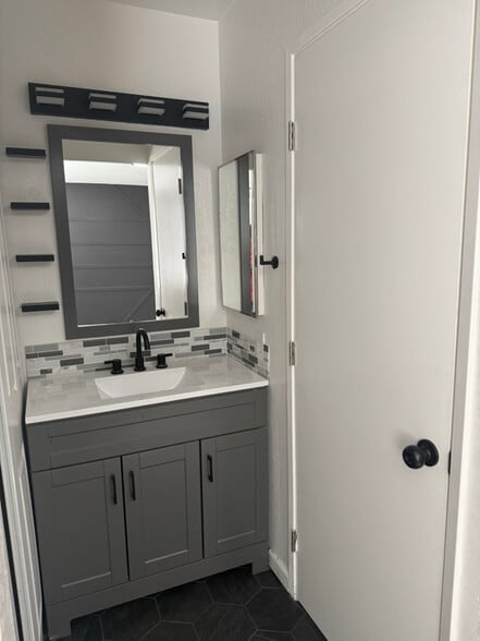 Building Photo - 4981 Dawson Dr