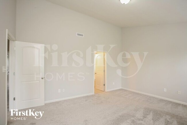Building Photo - 6106 Green Willow Rd