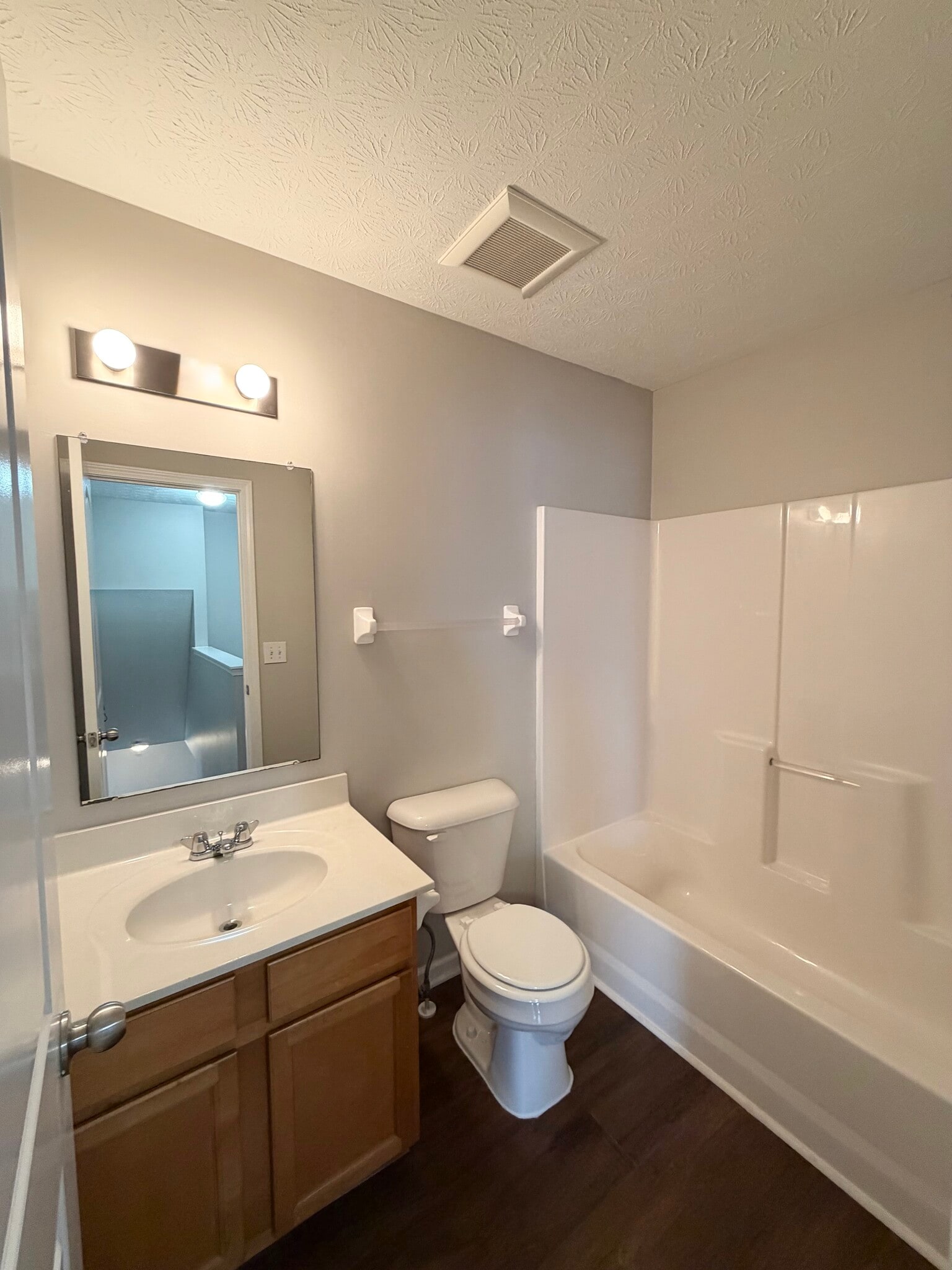 Building Photo - 1404 Bellow Falls Pl