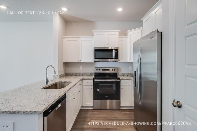 Building Photo - 12277 Sinclair Dr