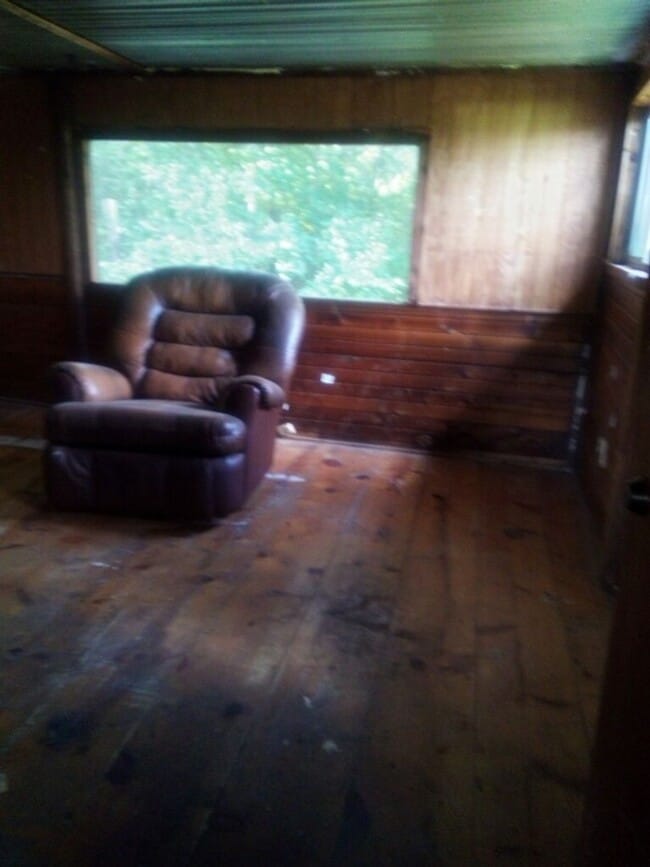 Building Photo - Tonya Choate  501 388-8794