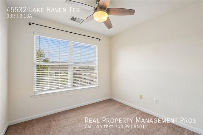 Building Photo - 45532 Lake Haven Terrace