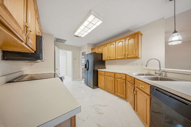 Building Photo - 1535 Breamstone Ridge