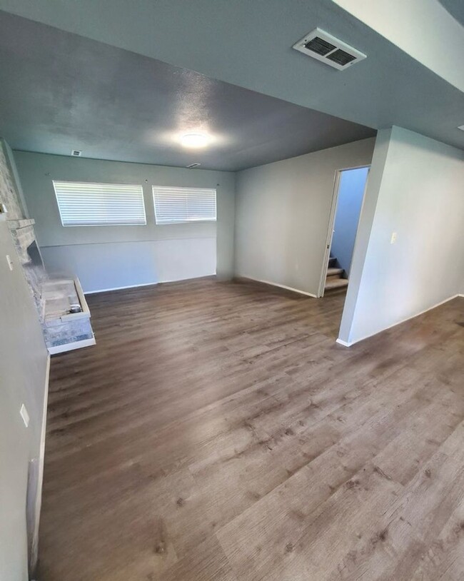 Building Photo - Beautifully Remodeled Split-Entry Home on ...