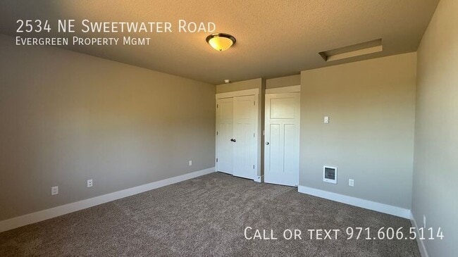 Building Photo - 2534 NE Sweetwater Rd