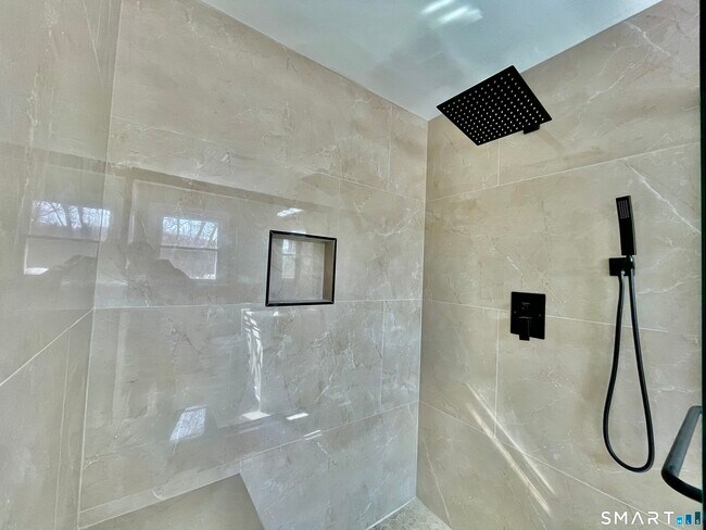 Building Photo - 62 Cambridge Dr