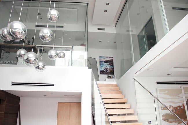 Building Photo - 350 S Miami Ave
