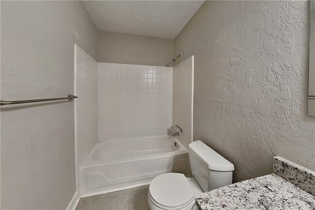Building Photo - 400 Ansley Dr